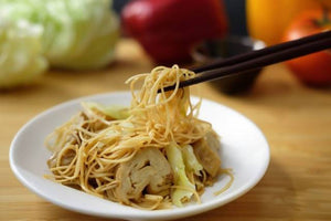 Hakka Noodles with Boiled Chicken